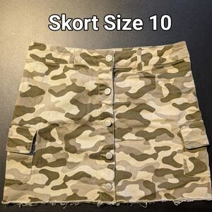 Camouflage Button-Front Skort